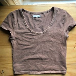 Short sleeve scoop neck crop top